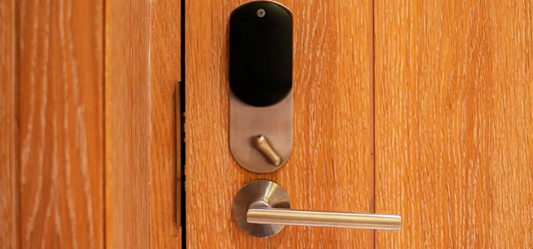 Automatic Locking Door Knob Rancho Calaveras